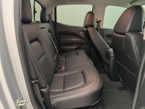 Used 2020 Chevrolet Colorado LT w/ Luxury Package RWD image 16
