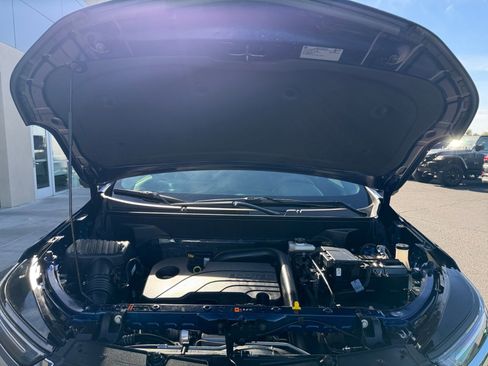 Used 2023 Chevrolet Equinox LT image 34