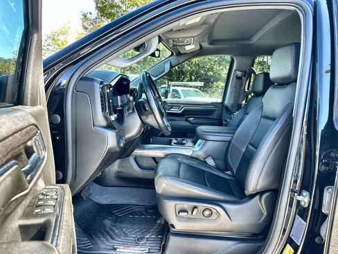 Used 2024 Chevrolet Silverado 2500 LTZ w/ LTZ Convenience Package image 19