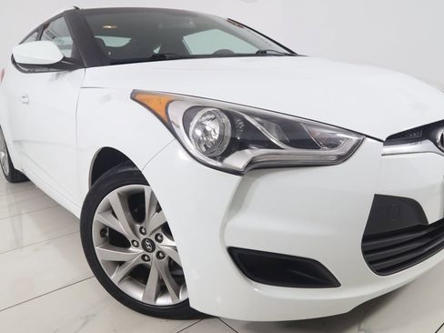 Used 2016 Hyundai Veloster w/ Option Group 02 image 13