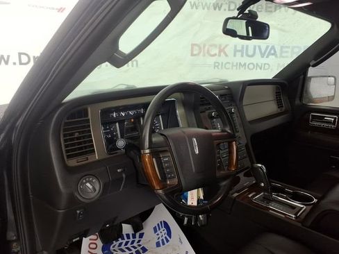 Used 2012 Lincoln Navigator 4WD image 13