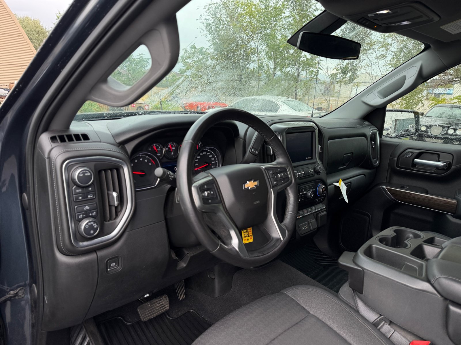 Used 2020 Chevrolet Silverado 1500 LT w/ Fleet Comfort Package AWD/4WD image 18