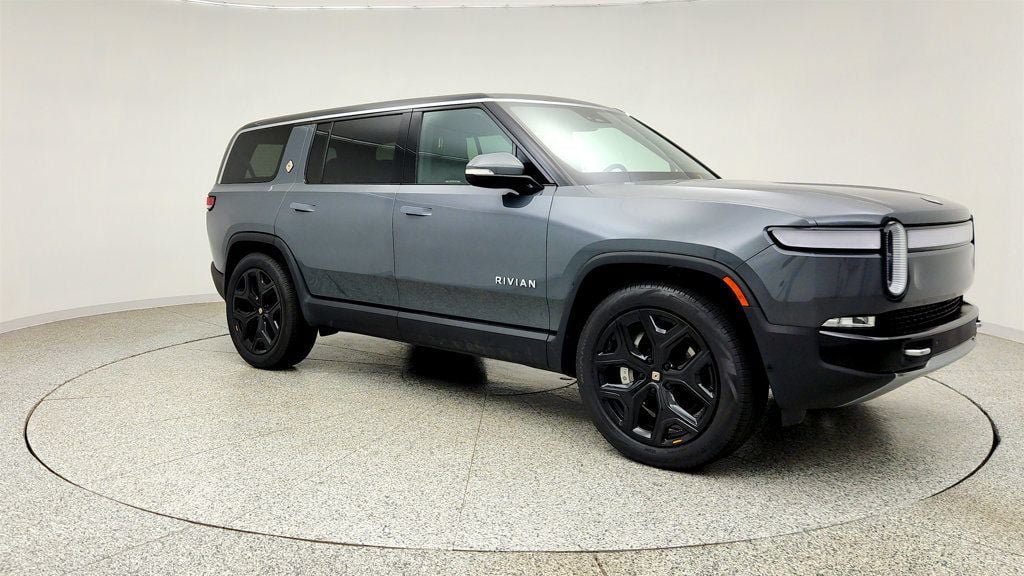 Used 2024 Rivian R1S Adventure Dual AWD/4WD image 3