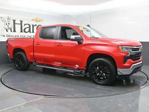 Used 2025 Chevrolet Silverado 1500 LT w/ Leather Package AWD/4WD image 6