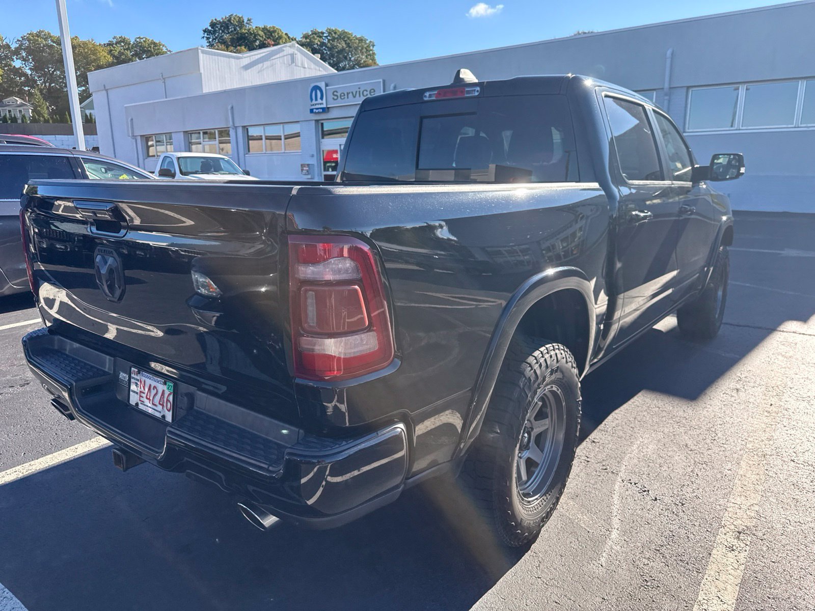 Used 2019 RAM 1500 Laramie AWD/4WD image 12