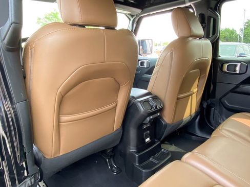 Used 2020 Jeep Wrangler Unlimited Sahara AWD/4WD image 45