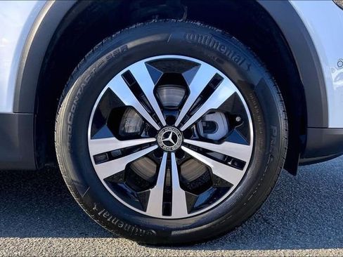 Used 2025 Mercedes-Benz GLB 250 4MATIC image 9