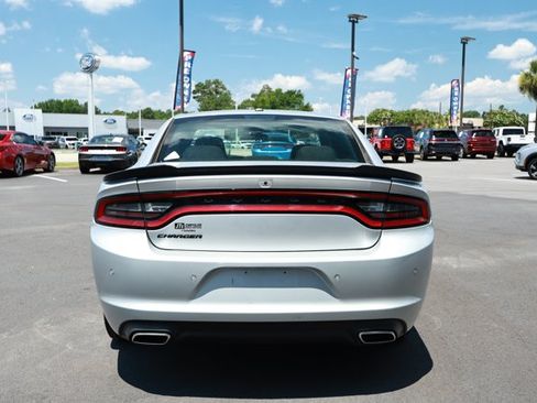 Certified 2022 Dodge Charger SXT w/ Blacktop Package RWD image 7