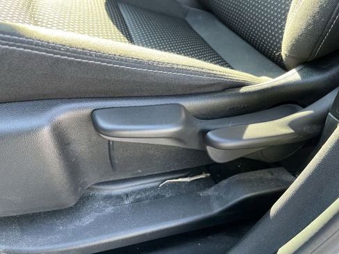 Used 2024 GMC Terrain SLE image 16