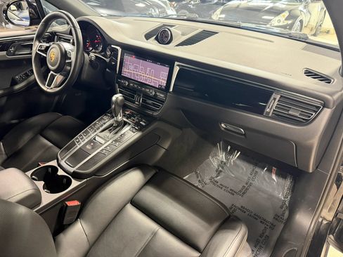 Used 2021 Porsche Macan AWD/4WD image 12