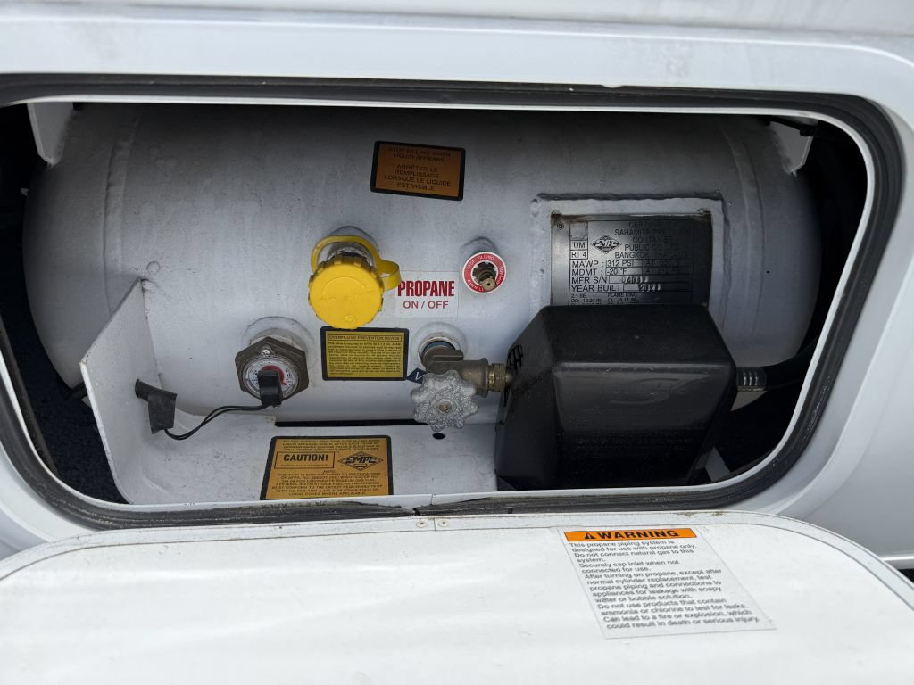 Used 2023 Ford E-350 and Econoline 350 Super Duty RWD image 18