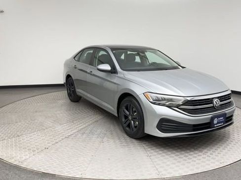 Certified 2023 Volkswagen Jetta SE FWD image 8
