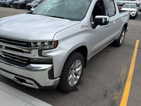 Used 2020 Chevrolet Silverado 1500 LTZ AWD/4WD image 3