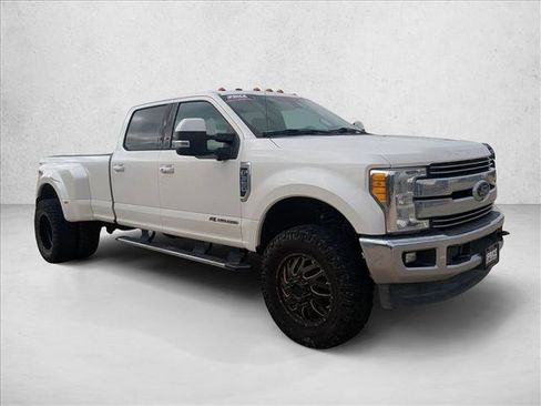 Used 2017 Ford F350 Lariat w/ Lariat Ultimate Package image 3