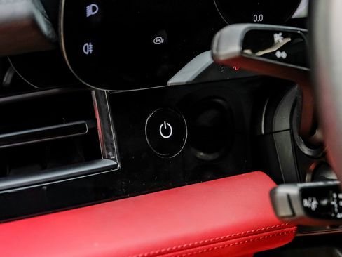 Used 2023 Porsche Taycan image 25