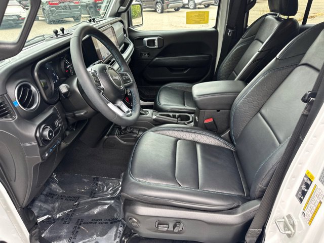 Used 2024 Jeep Wrangler High Altitude AWD/4WD image 26