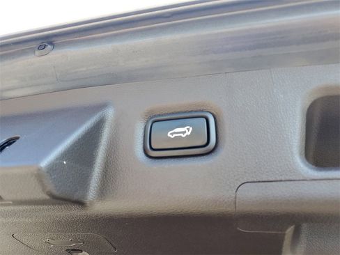 Used 2019 Hyundai Santa Fe Limited image 9