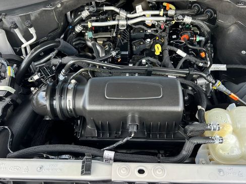 Certified 2022 Ford Explorer XLT w/ Equipment Group 202A image 20