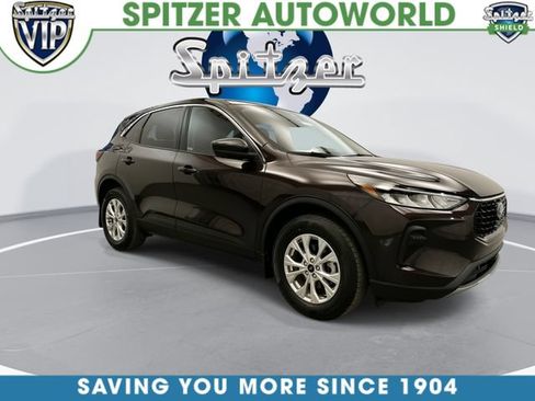 Used 2023 Ford Escape Active w/ Tech Pack #2 AWD/4WD image 2