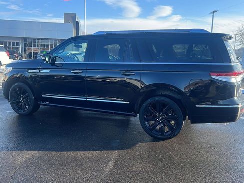 Used 2023 Lincoln Navigator L Reserve image 11