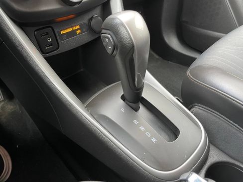 Used 2022 Chevrolet Trax LT FWD image 21