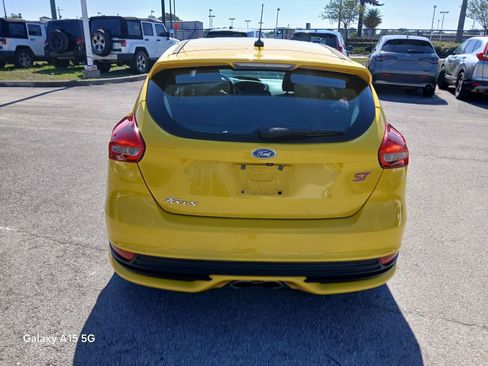 Used 2018 Ford Focus ST FWD image 5