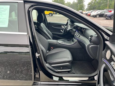 Used 2023 Mercedes-Benz E 350 4MATIC Sedan image 12