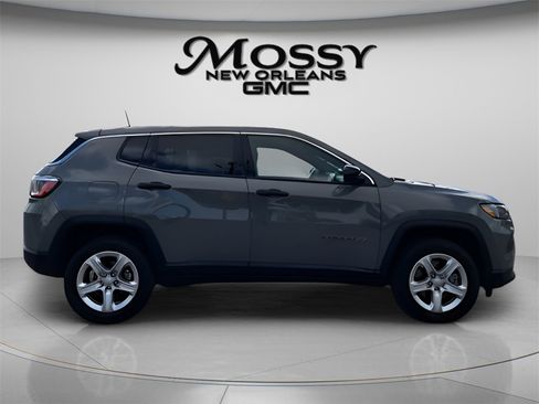Used 2023 Jeep Compass Sport image 4