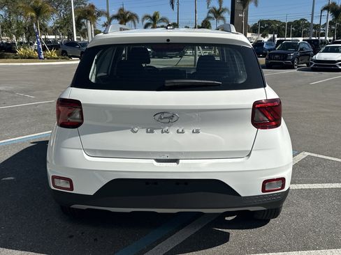 New 2026 Hyundai Venue SEL FWD image 7