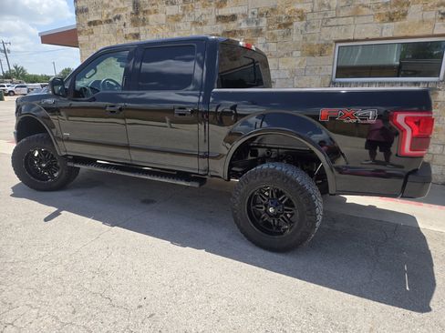 Used 2017 Ford F150 Lariat image 3