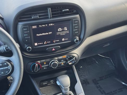 Used 2025 Kia Soul LX w/ LX Technology Package image 20