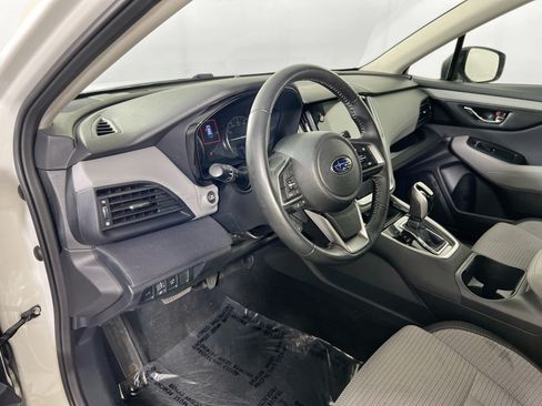 Used 2022 Subaru Outback Premium AWD/4WD image 9