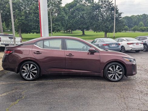 Used 2025 Nissan Sentra SV w/ SV Premium Package FWD image 10