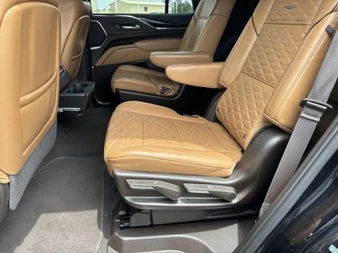 Used 2023 Cadillac Escalade Sport w/ Touring Package AWD/4WD image 15