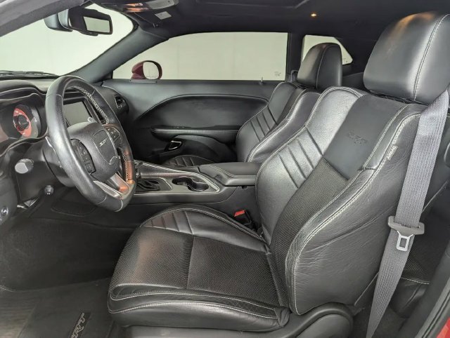 Used 2016 Dodge Challenger SRT Hellcat RWD image 12