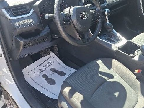 Used 2023 Toyota RAV4 XLE w/ Convenience Package FWD image 11