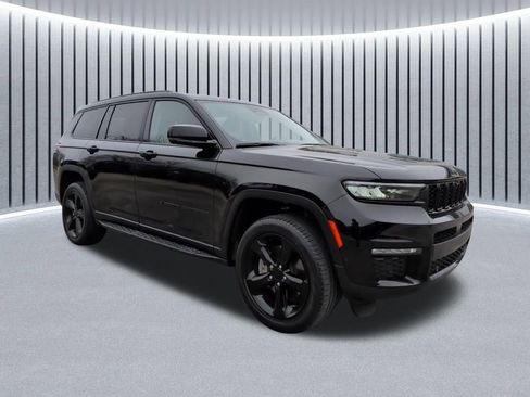 Used 2023 Jeep Grand Cherokee L Limited w/ Luxury Tech Group II image 2