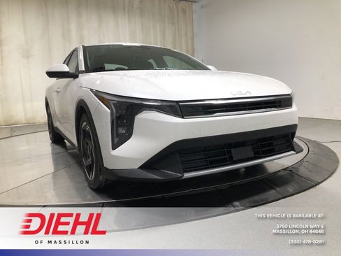 New 2025 Kia K4 EX image 1