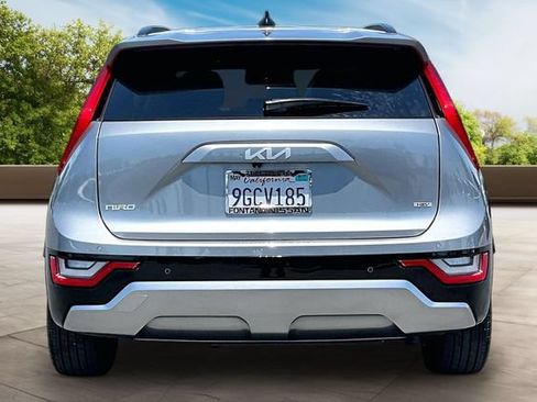 Used 2023 Kia Niro SX Touring FWD image 5