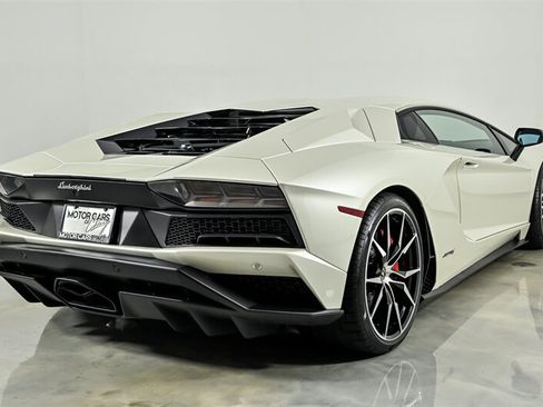 Used 2017 Lamborghini Aventador S AWD/4WD image 9