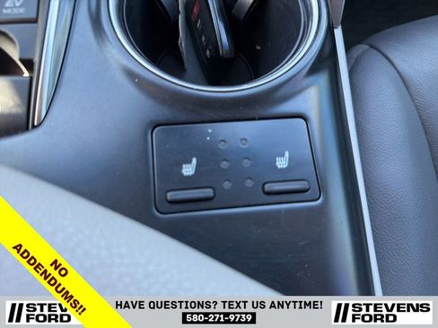 Used 2020 Toyota Camry XLE w/ Four Season Floor Mat Package image 24