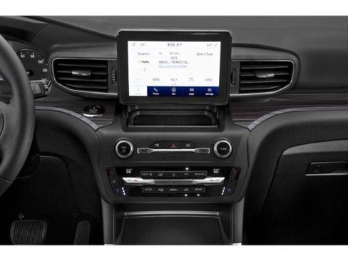 Used 2023 Ford Explorer Limited w/ Equipment Group 301A RWD image 10