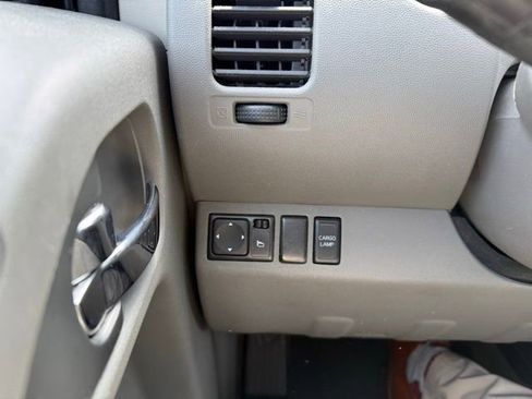 Used 2013 Nissan Frontier SV image 29