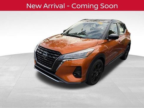 Certified 2022 Nissan Kicks SR FWD image 1