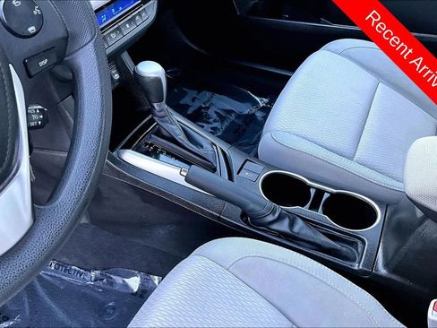 Used 2014 Toyota Corolla LE FWD image 18
