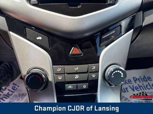 Used 2015 Chevrolet Cruze LT FWD image 22
