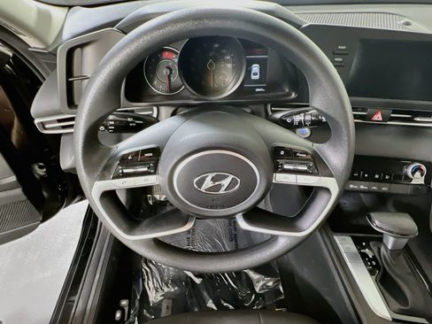 Used 2023 Hyundai Elantra SEL w/ Cargo Package FWD image 11
