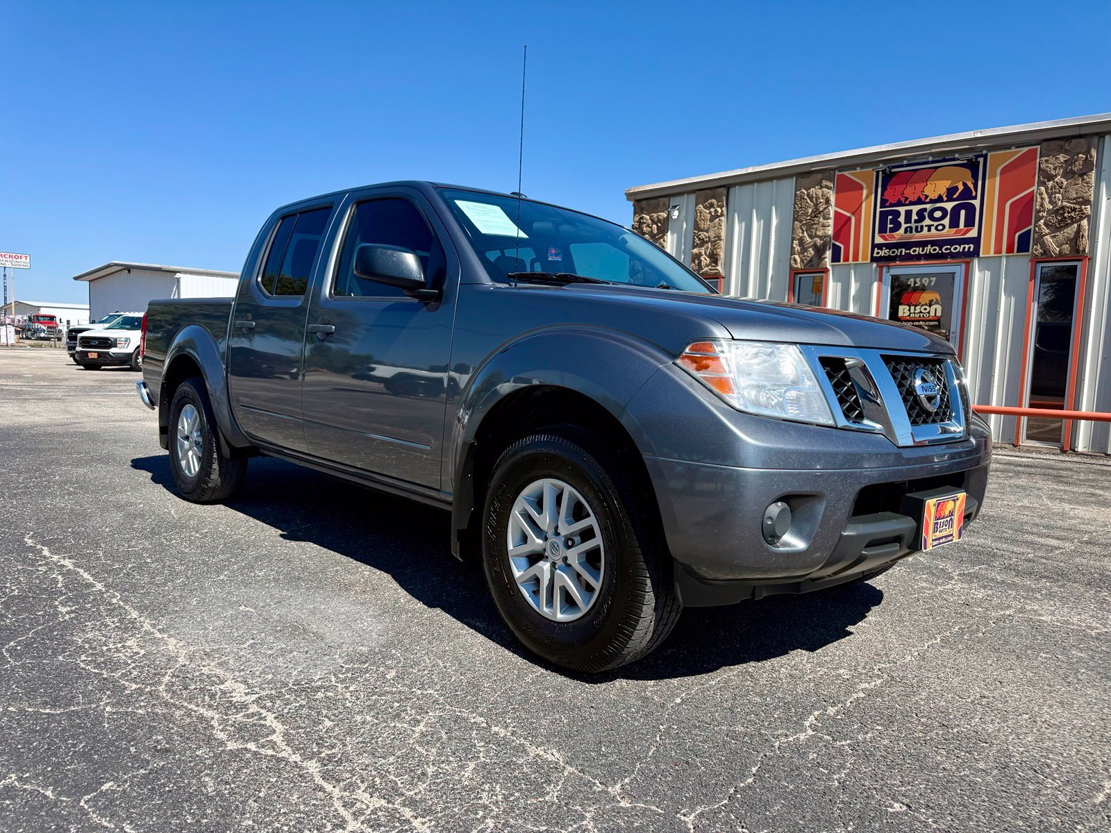 Used 2018 Nissan Frontier SV RWD image 1