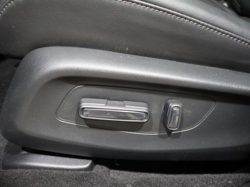 Used 2025 Honda HR-V EX-L image 12