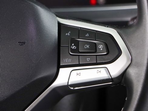 Used 2023 Volkswagen Tiguan SE image 14